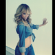 Illustration for article titled Tyra Banks Bravely Tweets a Photo of Her 'Muffin Top'
